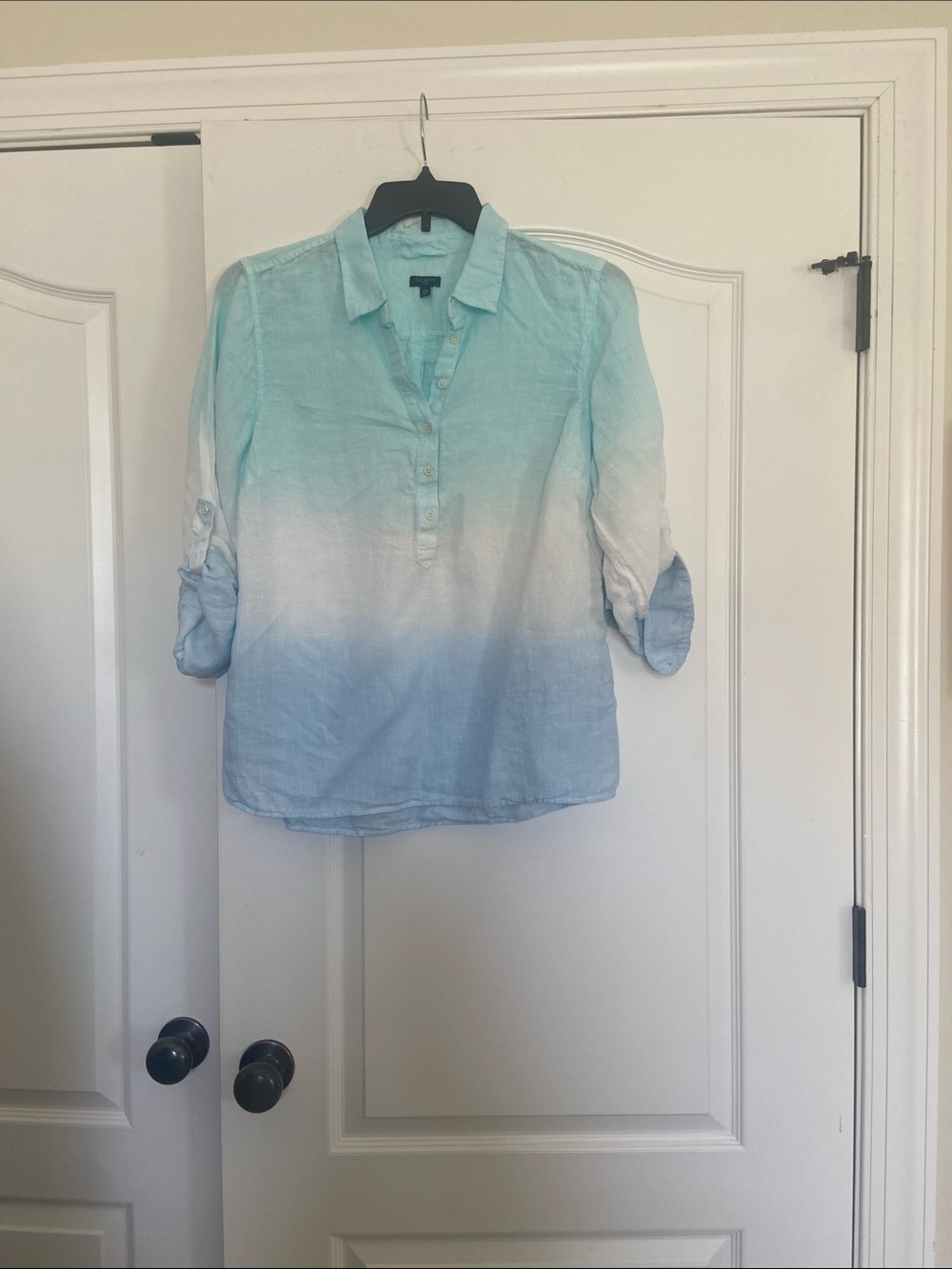 Talbots petites Women’s Ombre Light Blue to White Button-Front Pullover Top